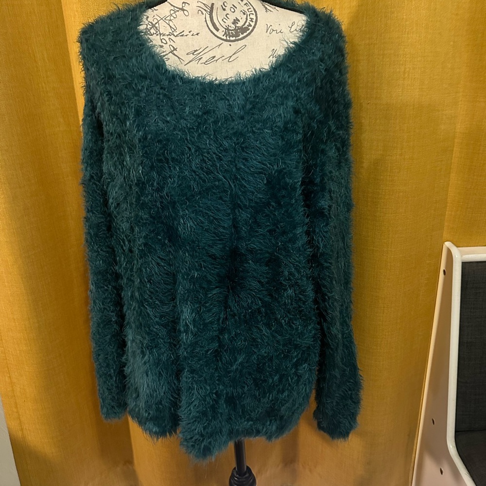 Size 2X Blue/Green Fluffy Sweater